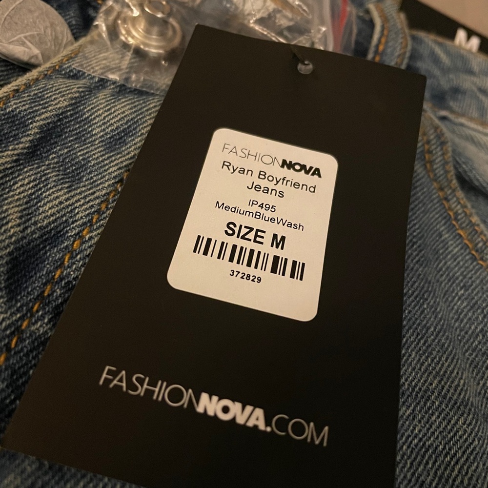 Brand New Fashion Nova Boyfriend Jeans!!!